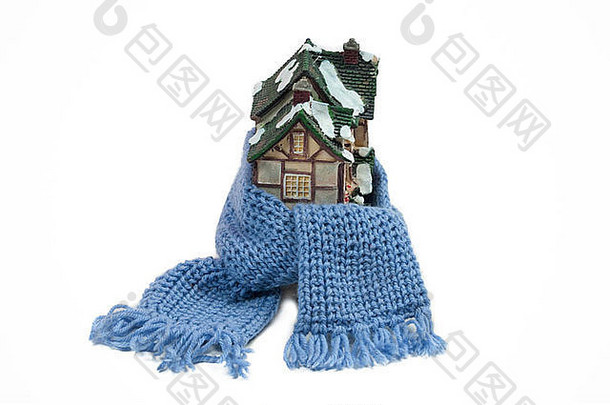 圣诞节玩具房子包装蓝色的手使披肩概念上的视图保护隔离房子