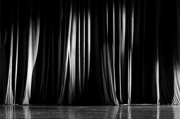 黑色的白色窗帘关注的焦点剧院显示