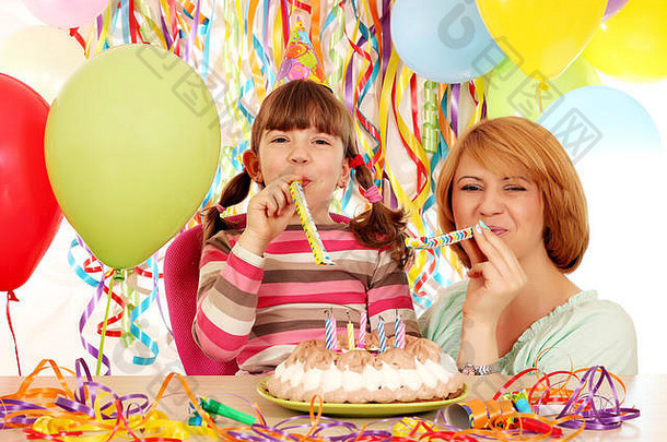 快乐妈妈。女儿生日聚会，派对
