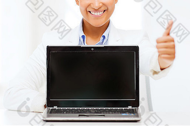 微笑女人移动PC电脑