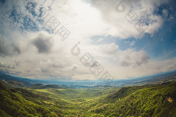 格鲁吉亚的山地景观