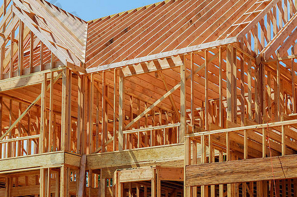 住宅建设首页框架蓝色的天空屋面建设木建设