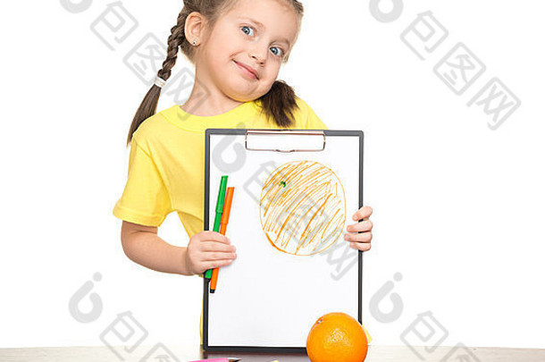 女孩画橙色剪贴板