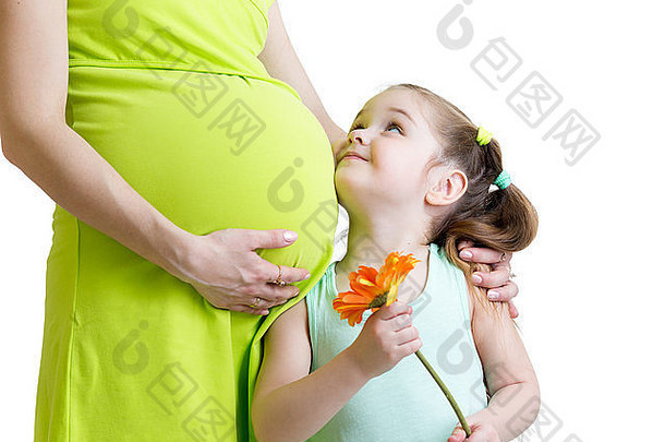 快乐孩子持有花怀孕了妈妈。