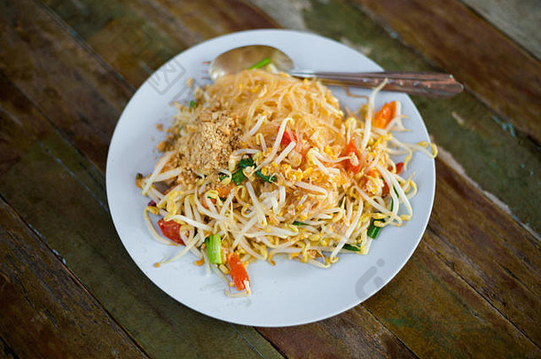 新鲜的炸垫泰国图片传统的泰国厨房使新鲜的成分streetfood餐厅
