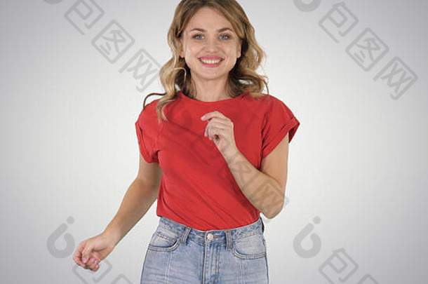 运行女孩穿红色的t恤牛仔裤微笑梯度背景
