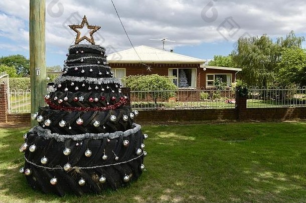 在<strong>澳大利亚塔斯</strong>马尼亚，为圣诞节装饰的传统<strong>澳大利亚</strong>住宅。