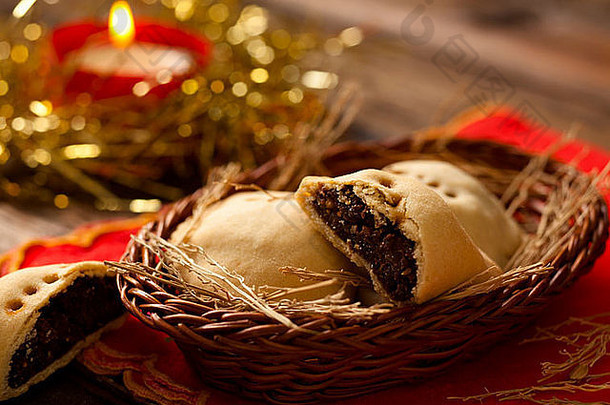 Cuscinetti di GesùBambino（小耶稣的小枕头），来自意大利阿普利亚的典型圣诞食品