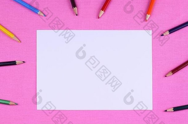 五彩缤纷的铅笔画空白色纸粉红色的表格的地方文本
