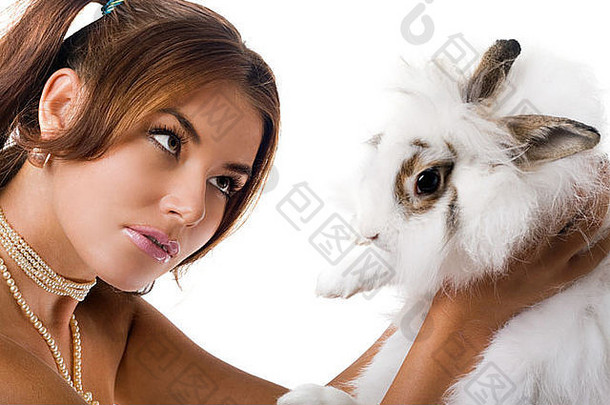 年轻的女人玩兔子焦点女孩