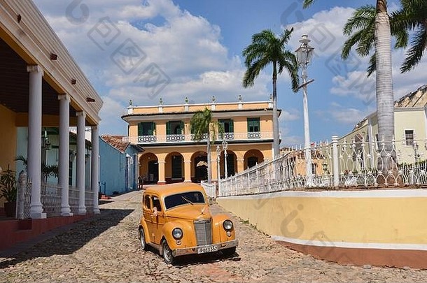 古巴特立尼达联合国教科文组织<strong>世界</strong>遗产中的古董车