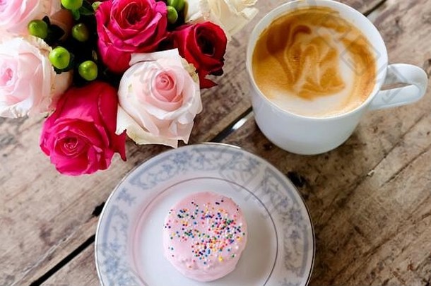 杯咖啡蛋糕花