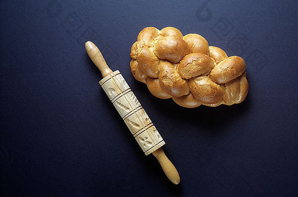 木制擀面杖沙拉面包犹太传统美食好胃口