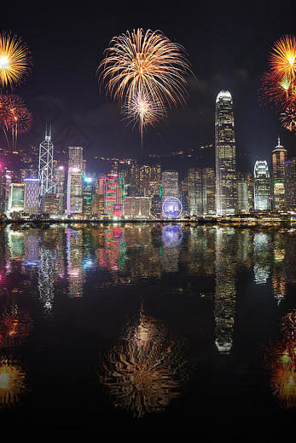 烟花节日在香港香港城市水反射视图维多利亚港口