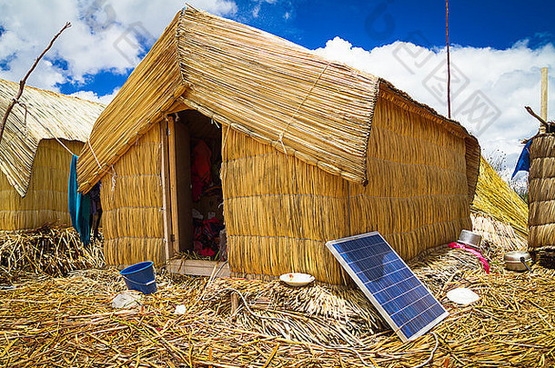 小屋太阳能面板再生能源系统