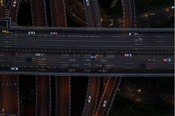 中国重庆天桥公路交通黎明前的空中拍摄