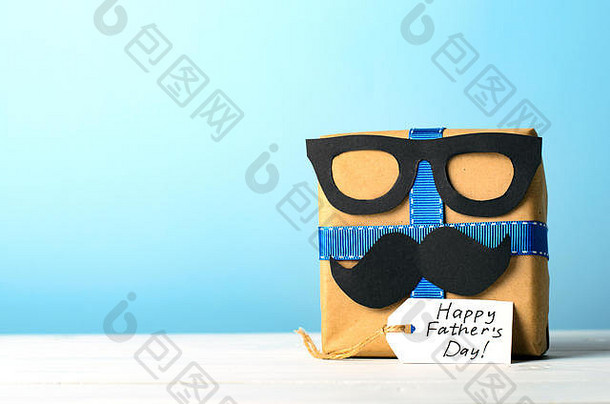 蓝底小胡子礼盒，礼物，父亲节概念