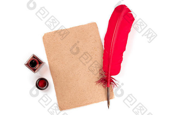 开销照片墨水一块羊皮纸红色的羽毛复制空间拍摄白色背景