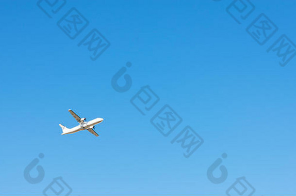 乘客飞机飞行蓝色的天空巡航飞机运输行业航空