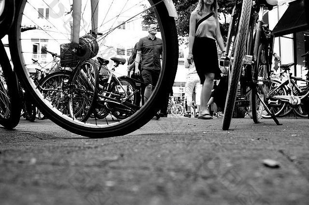 黑与白可爱的几何摘要艺术黑色的喜怒无常的有创意的自行车自行车轮轮子streetart