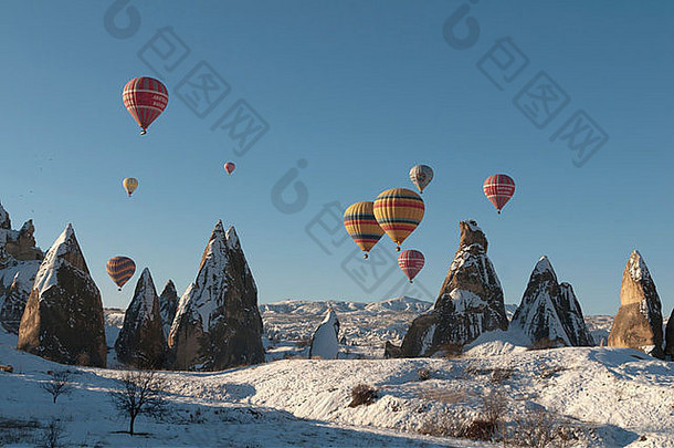 土耳其安纳托利亚中部卡帕多西亚的热气球