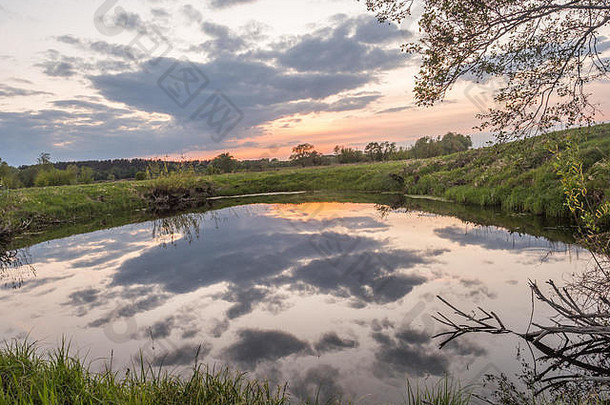 日落池塘错误河podlation波德拉基亚波兰欧洲地区被称为波德拉斯科地板