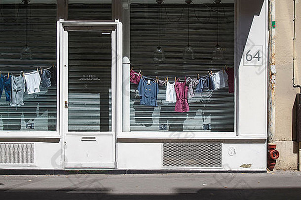 巴黎儿童服装精品店
