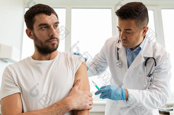 病人医生注射器疫苗接种