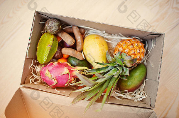 盒子异国情调的水果健康的吃节食包Pitahaya杨桃木瓜婴儿菠萝芒果激情水果罗望子