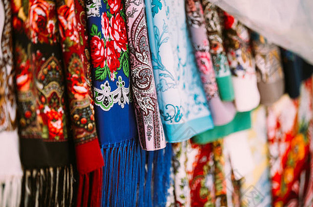 行传统的俄罗斯及围巾头巾市场受欢迎的纪念品俄罗斯