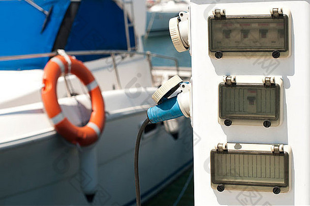 用于船舶和<strong>游艇</strong>的电源连接器。玛丽娜