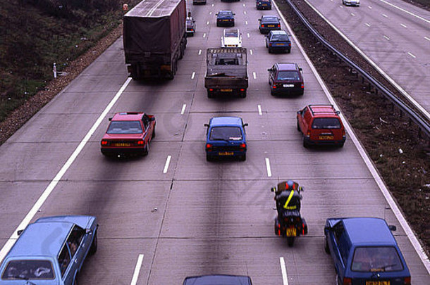 英格兰萨里Reigate的M25高速公路交通堵塞