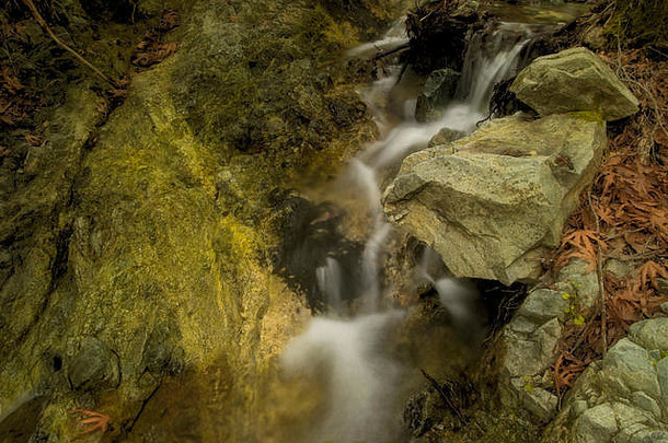瀑布大巨石林地加勒多尼亚小道troodos山电镀层塞浦路斯