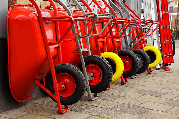 红色的巴罗斯站行出售花园手卡车黄色的黑色的轮子