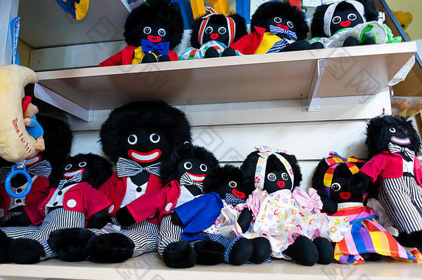 独立玩具店销售很多成形玩具包括gollywogs天哪!获玩具商店泰迪熊