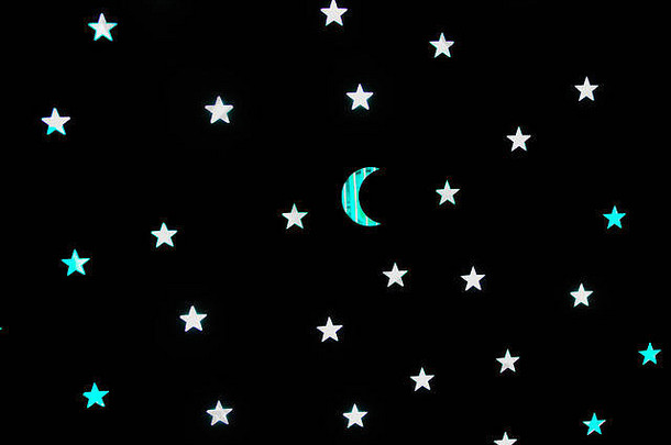 明亮的月亮和星星