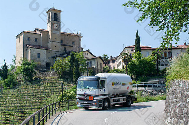 卡斯特尔罗托瑞士气体卡车路马尔坎通谷意大利部分瑞士