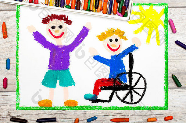 照片色彩斑斓的画微笑男孩坐着轮椅禁用男孩朋友