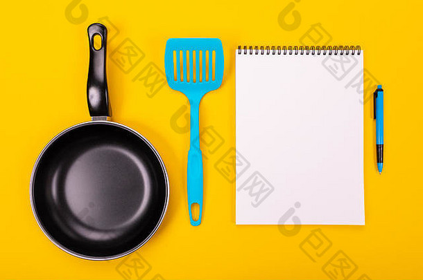 厨房餐具清洁表纸孤立的黄色的背景
