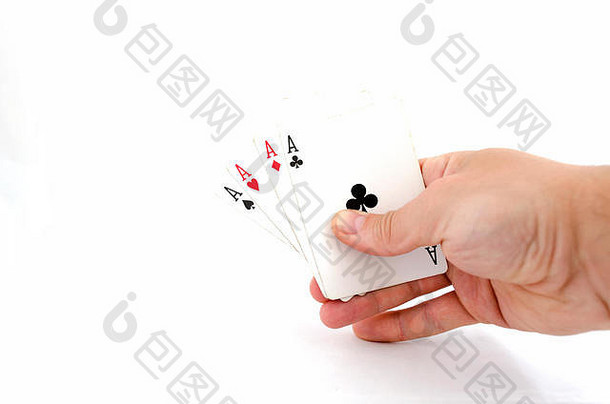 手上的扑克牌被隔离在白色背景上