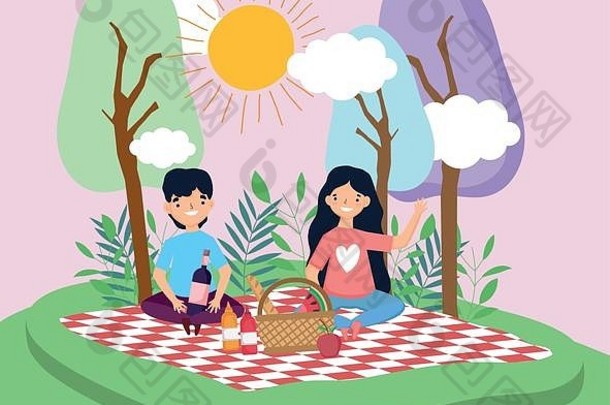阳光明媚的日子里，一对年轻夫妇拿着篮子在公园里野餐