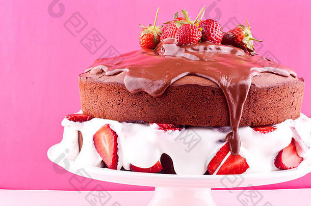 巧克力蛋糕草莓