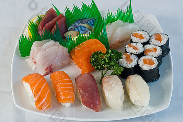 日本料理，寿司和寿司米，鲑鱼和<strong>红金鱼</strong>