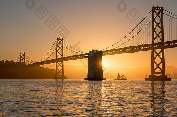 太阳见顶三旧金山湾桥