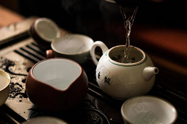 中国传统茶道中的绿茶浇制
