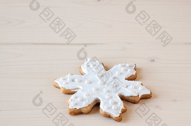 白色雪花糖饼干。