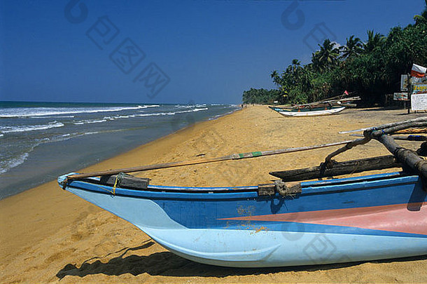 斯里兰卡卡卢塔拉海滩当地渔船