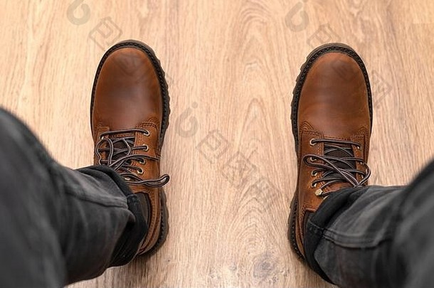 照片品牌棕色（的）时尚的冬天靴子