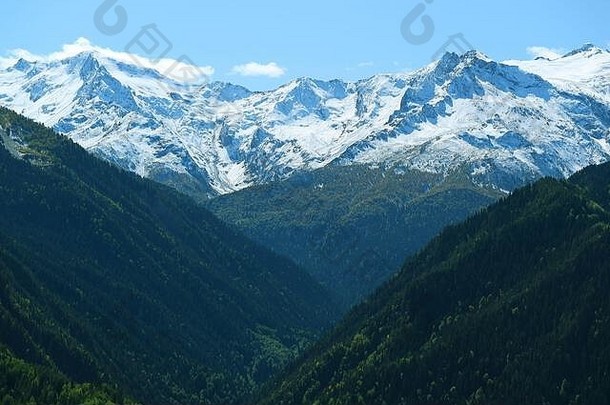 难以置信的高加索地区山范围斯瓦涅季地区乔治亚州