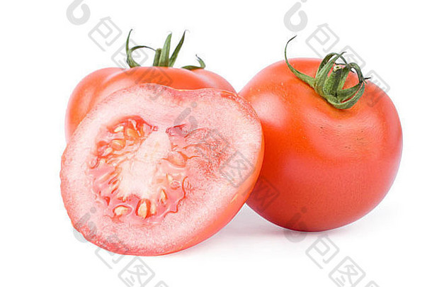 在白色背景上分离的成熟西红柿，一分为二